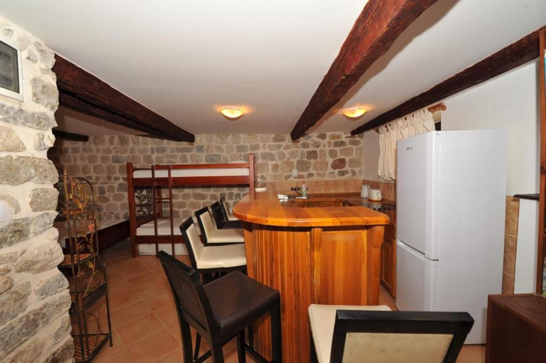 Apartments Monika Old Town Kotor Exterior photo